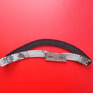 Vintage 90's retro buckle silver tone stretch belt fish scales